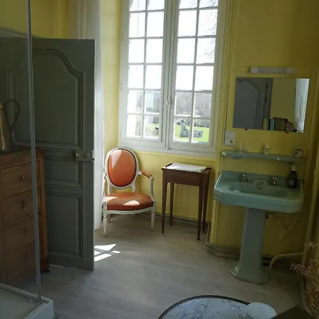 Chateau Du Fraisse Bed and Breakfast Nouic Esterno foto